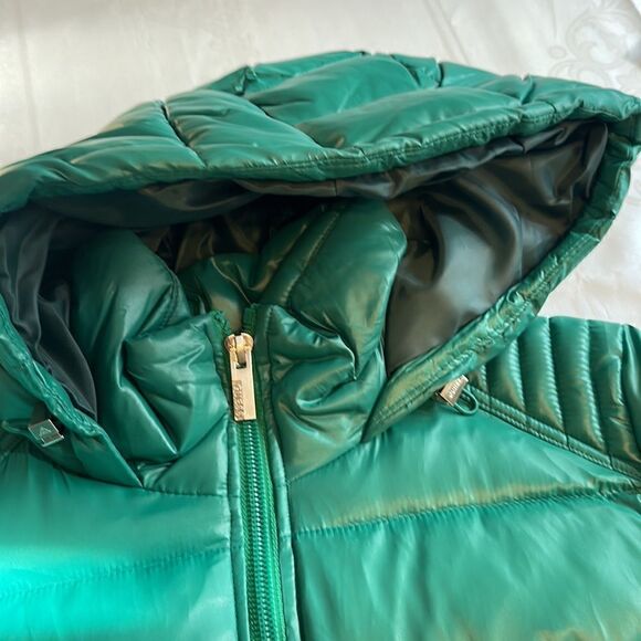 Guess Kelly Green shine puffer size L, NWT - Picture 16 of 16